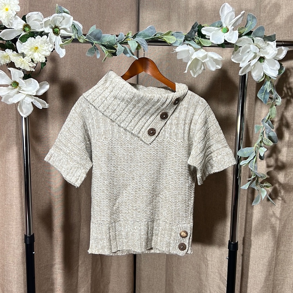 Maurices Elbow Length Short Sleeve Sweater Large Open Neck & Buttons